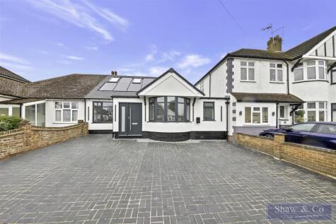 Chester Avenue, Twickenham