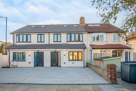 Tayben Avenue, Whitton