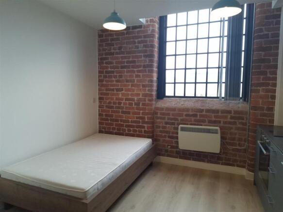 Apt43 small double bed.jpg