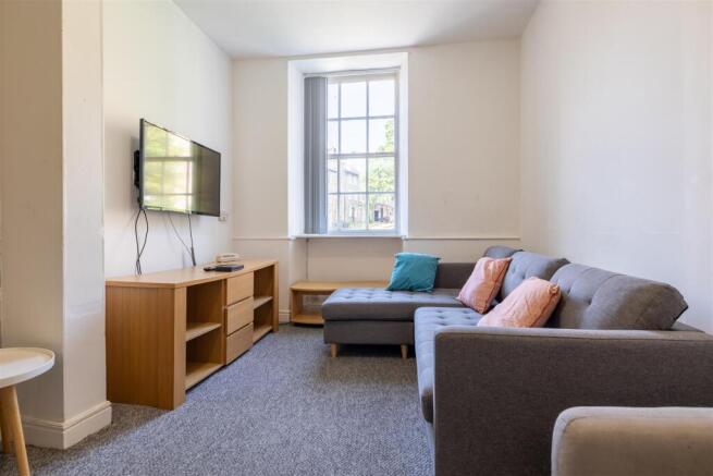 23 Castle Hill Flat 1_5.jpg