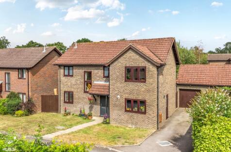 Ramptons Meadow, Tadley, Hampshire, RG26