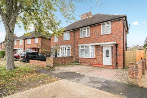 Calvert Close, Aldershot, GU12