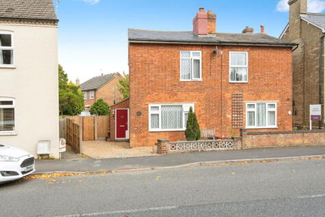 Hitchin Road, Shefford, SG17 5JA