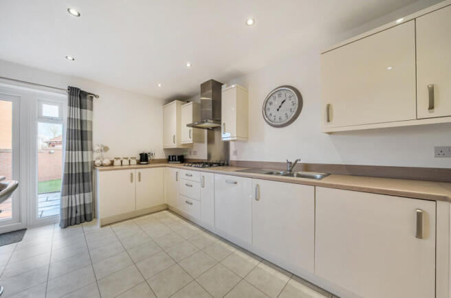 1396561-2-695e682...