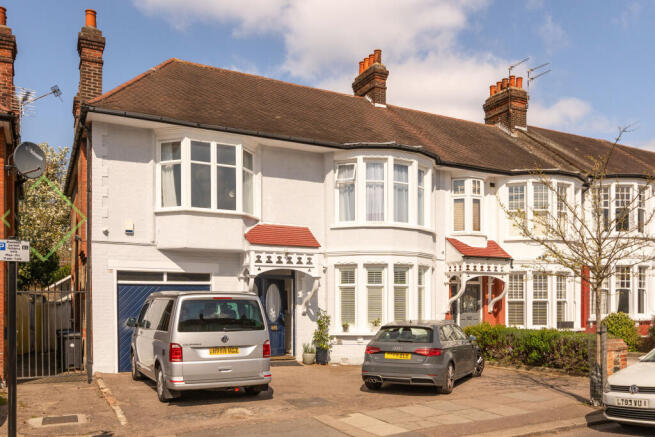 Berkshire Gardens, London, N13 6AA-4