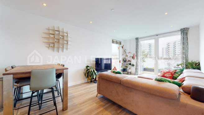 Livingroom1-3_Watermarked.png