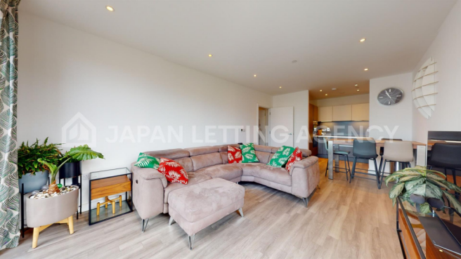 Livingroom1-2_Watermarked.png
