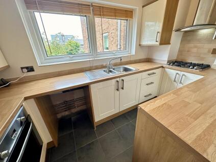 3a Latham Square Bents Green S11 