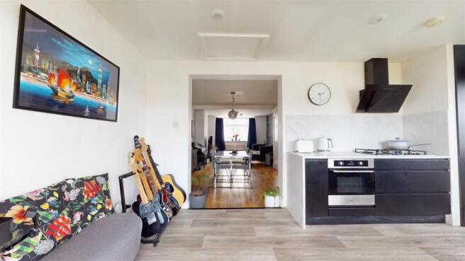 Kitchen/Breakfast Area