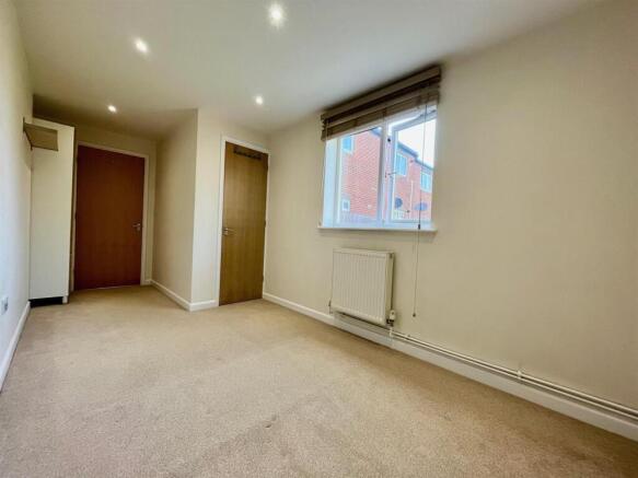 Bedroom 1.jpg