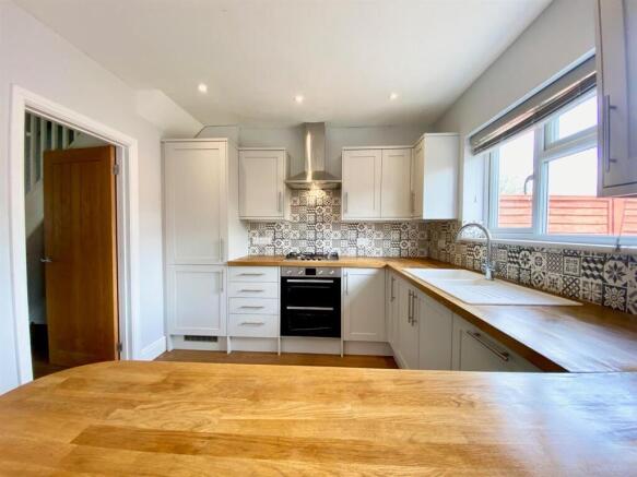 Kitchen 2.jpg