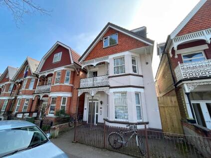 Borthwick Road, Bournemouth, lovely one bed flat overlooking gardens