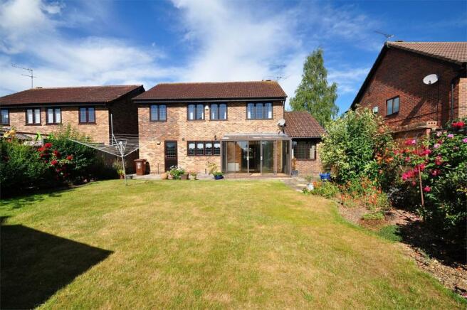 4 bedroom detached house for sale in Waterbeach, WELWYN ...