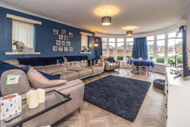 Lounge Diner image 2