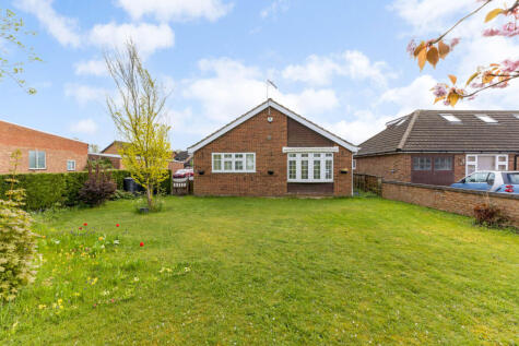 Delfield Gardens, Caddington, LU1