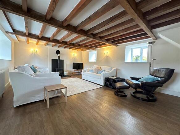 lounge 3.jpg