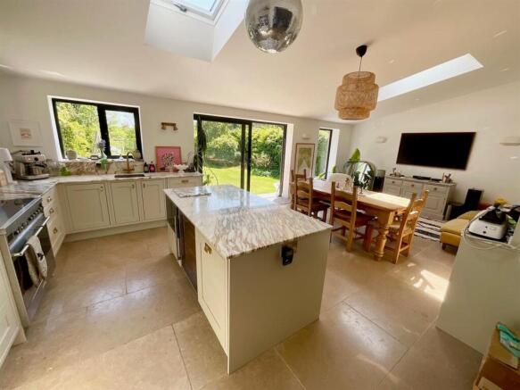 New kitchen 2.jpg