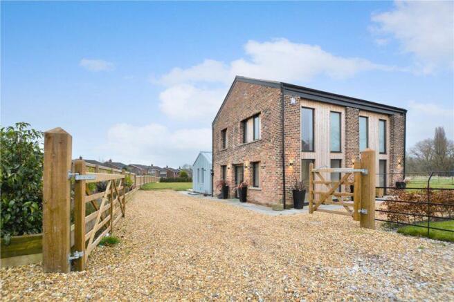 4 Bedroom Detached House For Sale In The Hay Loft Ladybridge