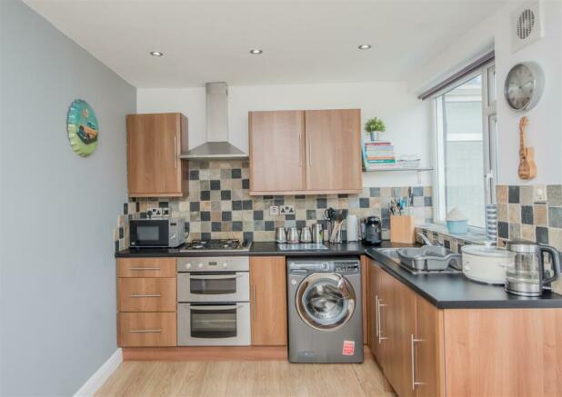 Fitted Dining / Breakfast Kitchen: