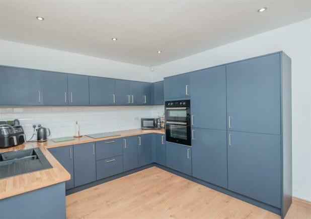 Fitted Dining Kitchen