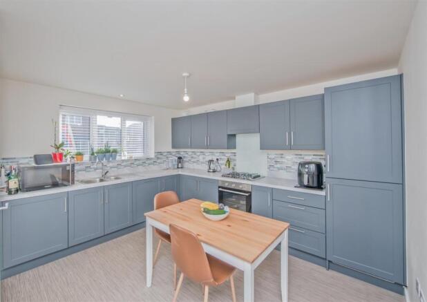 Fitted Dining Kitchen: