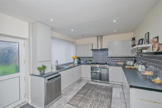 Fitted Kitchen: