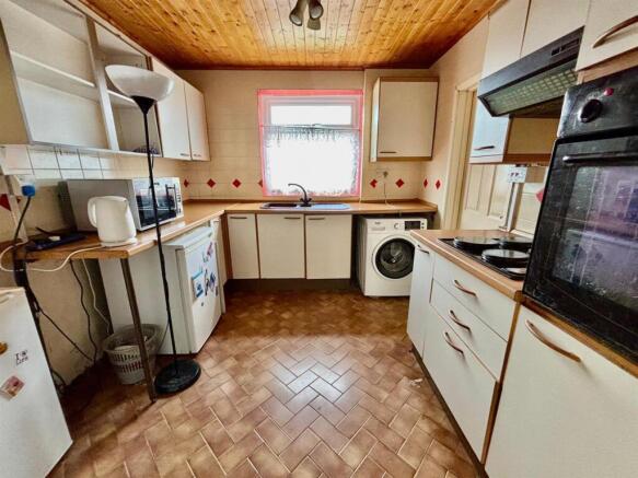 Fitted Kitchen: