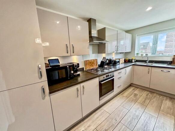 Fitted DIning Kitchen: