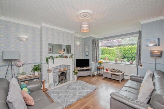 Living Room: