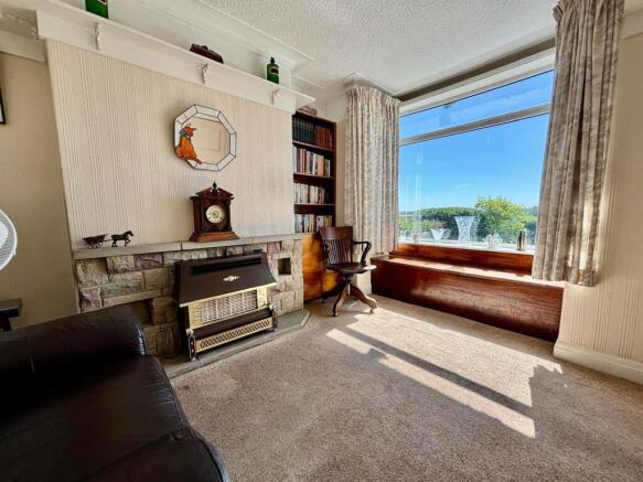 Dining Room / Sitting Room: