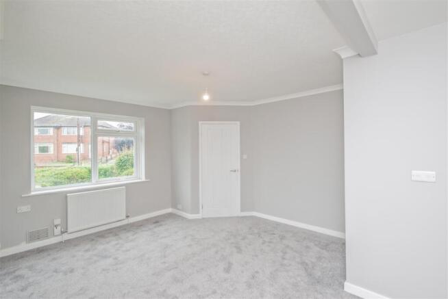 Living Room Area: