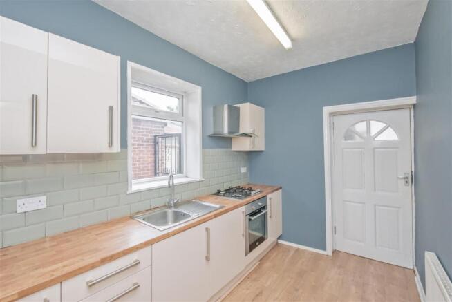 Kitchen: