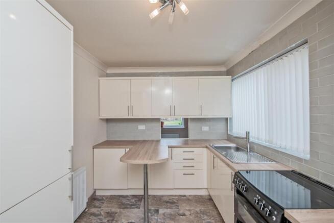 Fitted Breakfast Kitchen: