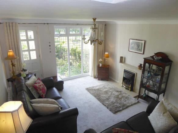 Living Room: