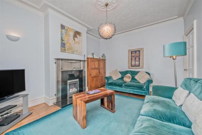 Fitted Dining Kitchren: