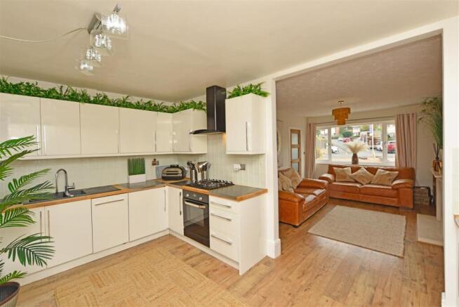 Fitted Dining Kitchen: