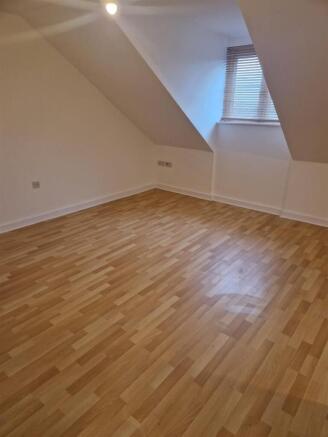 Living room & Dining Area: