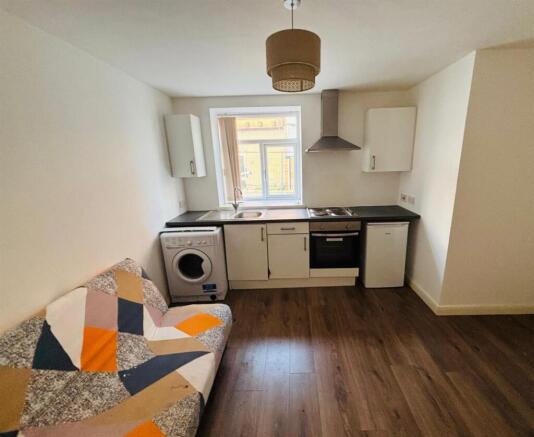 Fitted Kitchen Area: