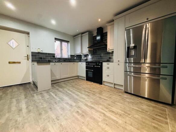 Fitted Dining Kitchen: