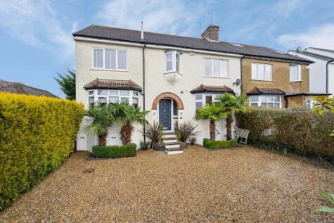 Chiltern Avenue, Bushey