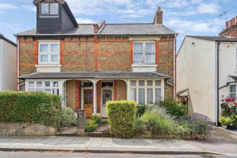 Upper Paddock Road, Oxhey Village