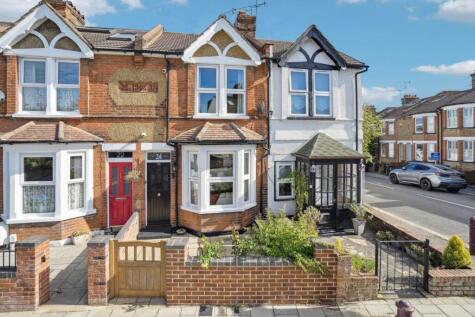 Lower Paddock Road, Oxhey Village