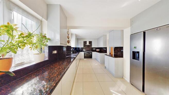 Kitchen..jpg