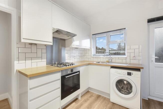 18B Eagle Road - 4uRYoOHO7uxTDGSAtSMV.jpg