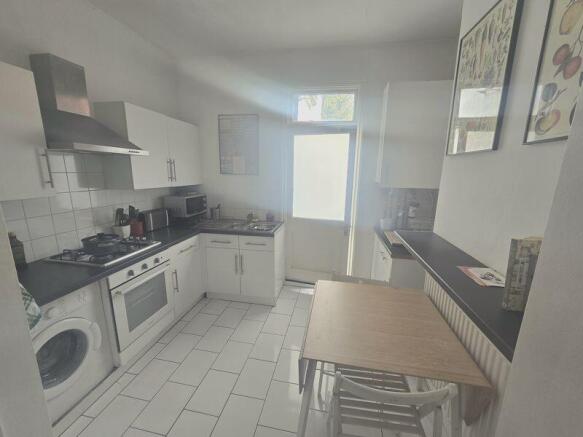 Photo 3