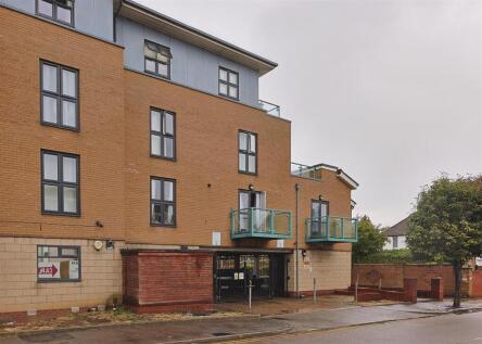 Narev Court, Cedar Avenue, Enfield