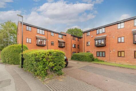 Gladbeck Way, Enfield