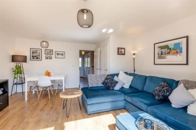 8646130-interior06.jpg