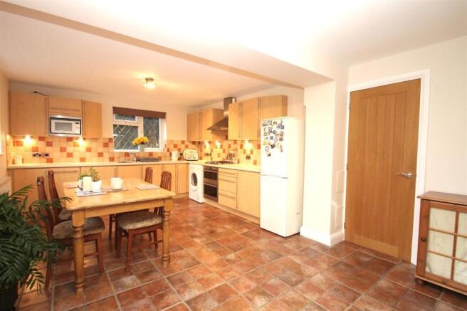 kitchen2.JPG
