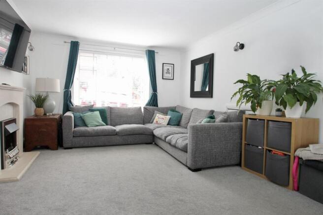 Living Room 1.jpg